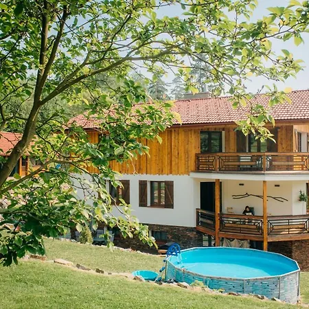 Kamenna Stran Landhuis *